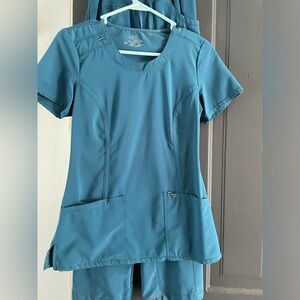 INFINITY BY CHEROKEE SCRUB SET